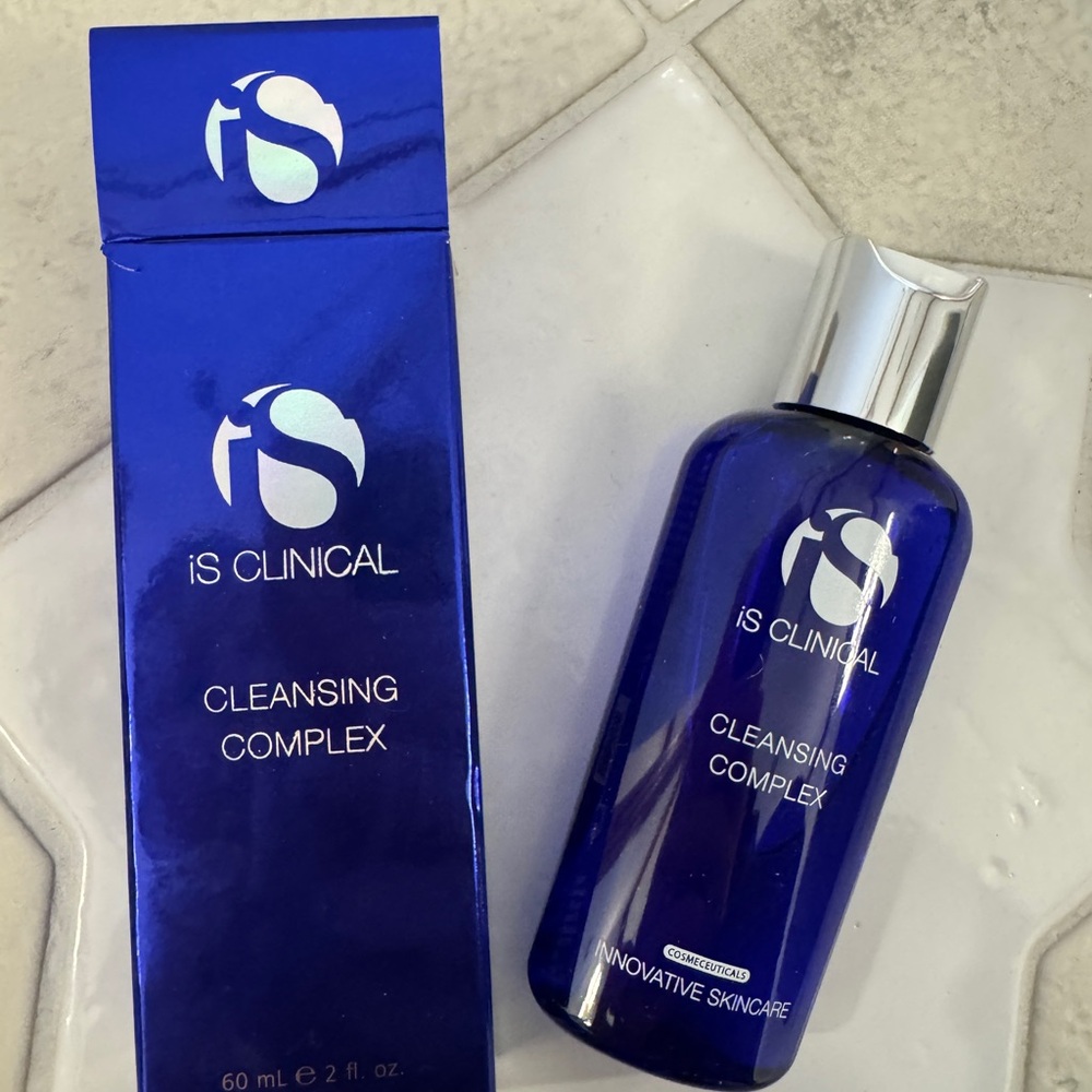 iS Clinical Cleansing Complex - New in Box